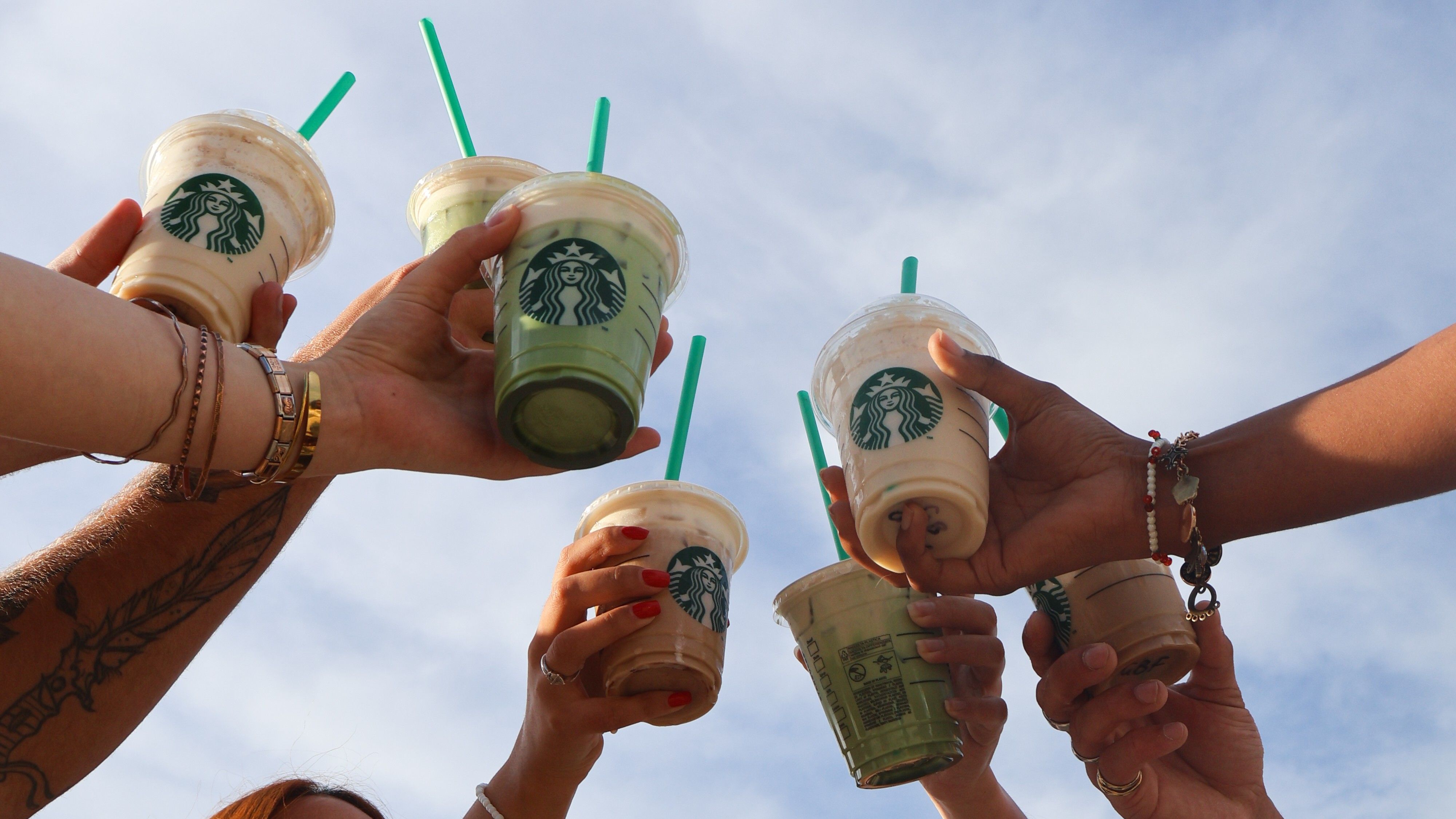 Starbucks | It's Beginning to Look Like