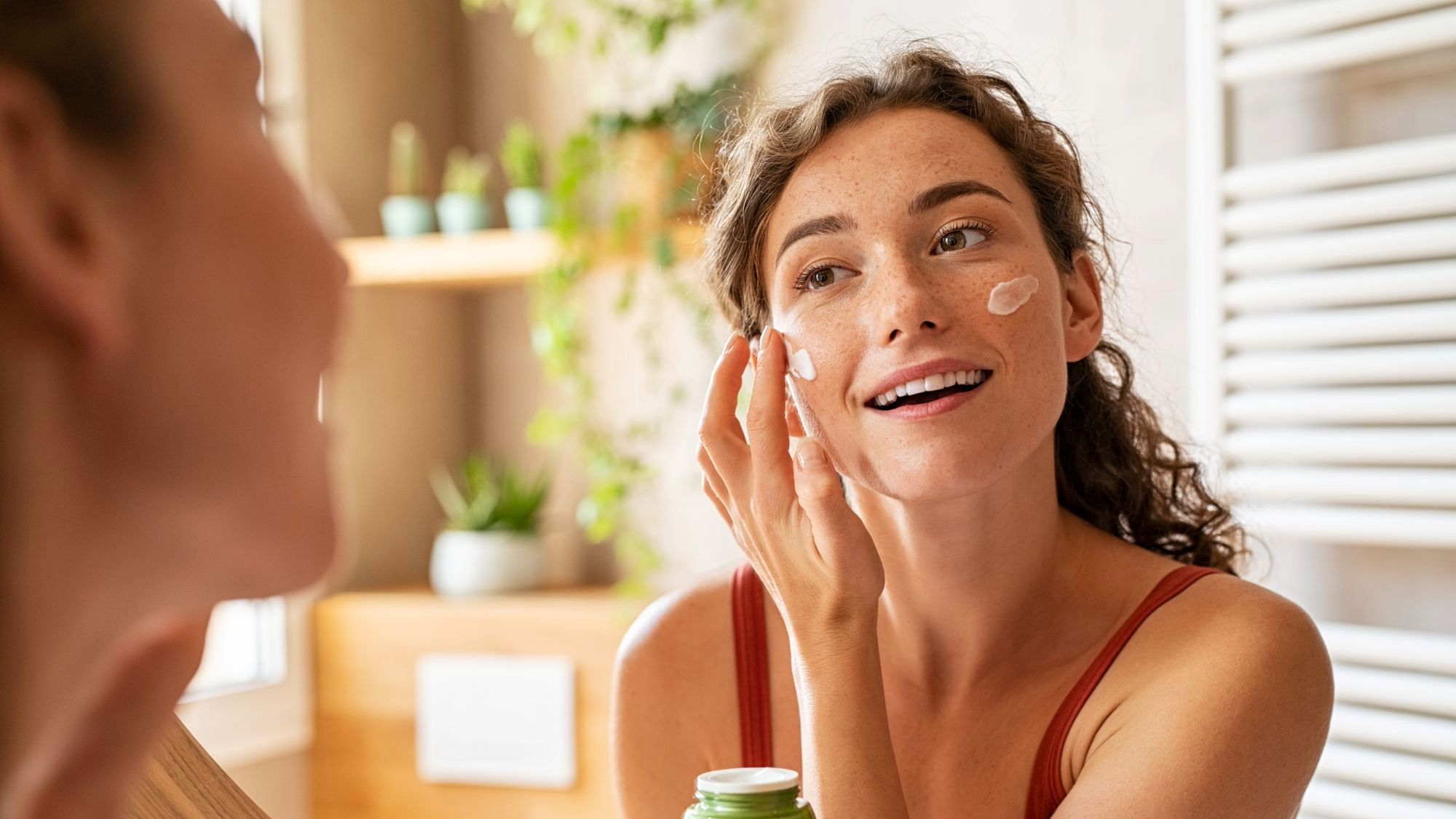 Your Guide to Finding a Seasonal Skincare Routine